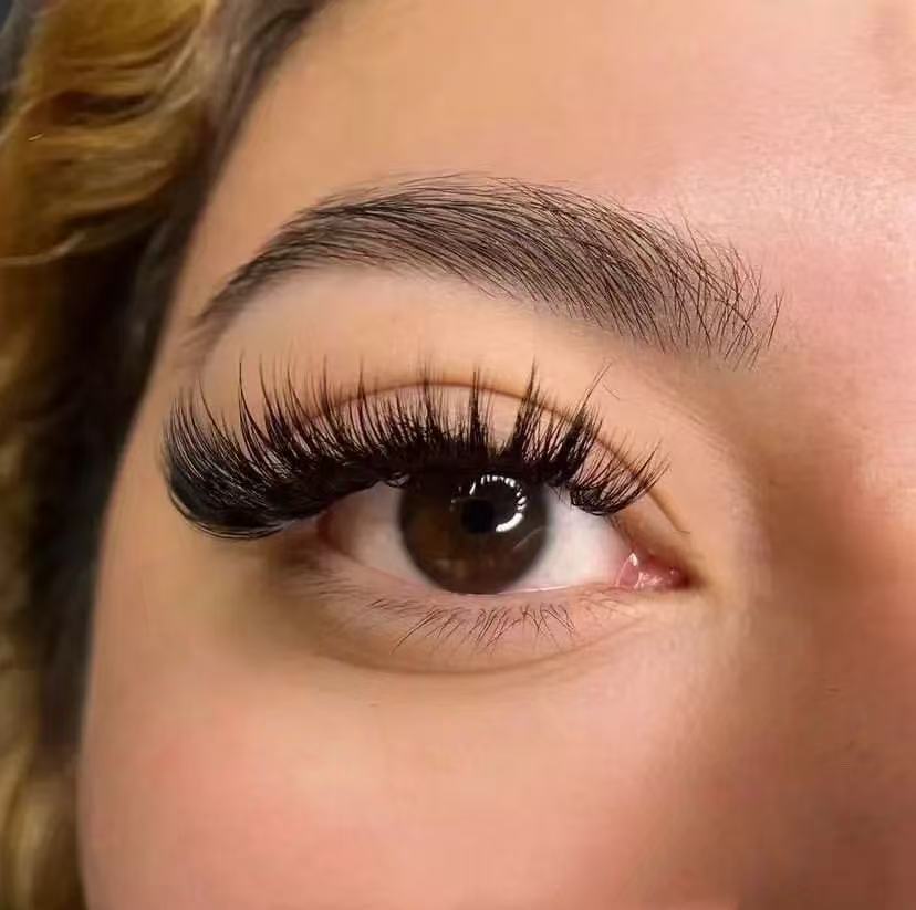 Hybrid Style eyelash extensions result
